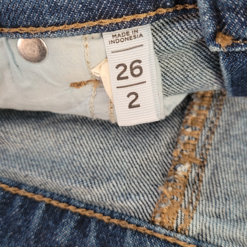 Loft Ladies Medium Wash Denim Cut Off Shorts 10in Rise Size 26 | 2  Waist 31in - Picture 4 of 4